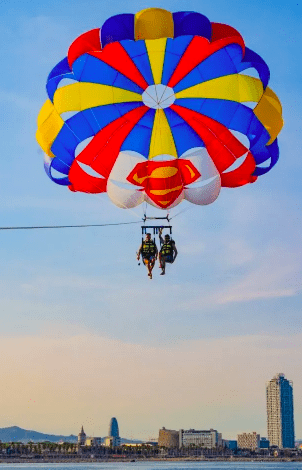 Parasailing con el símbolo de Superman