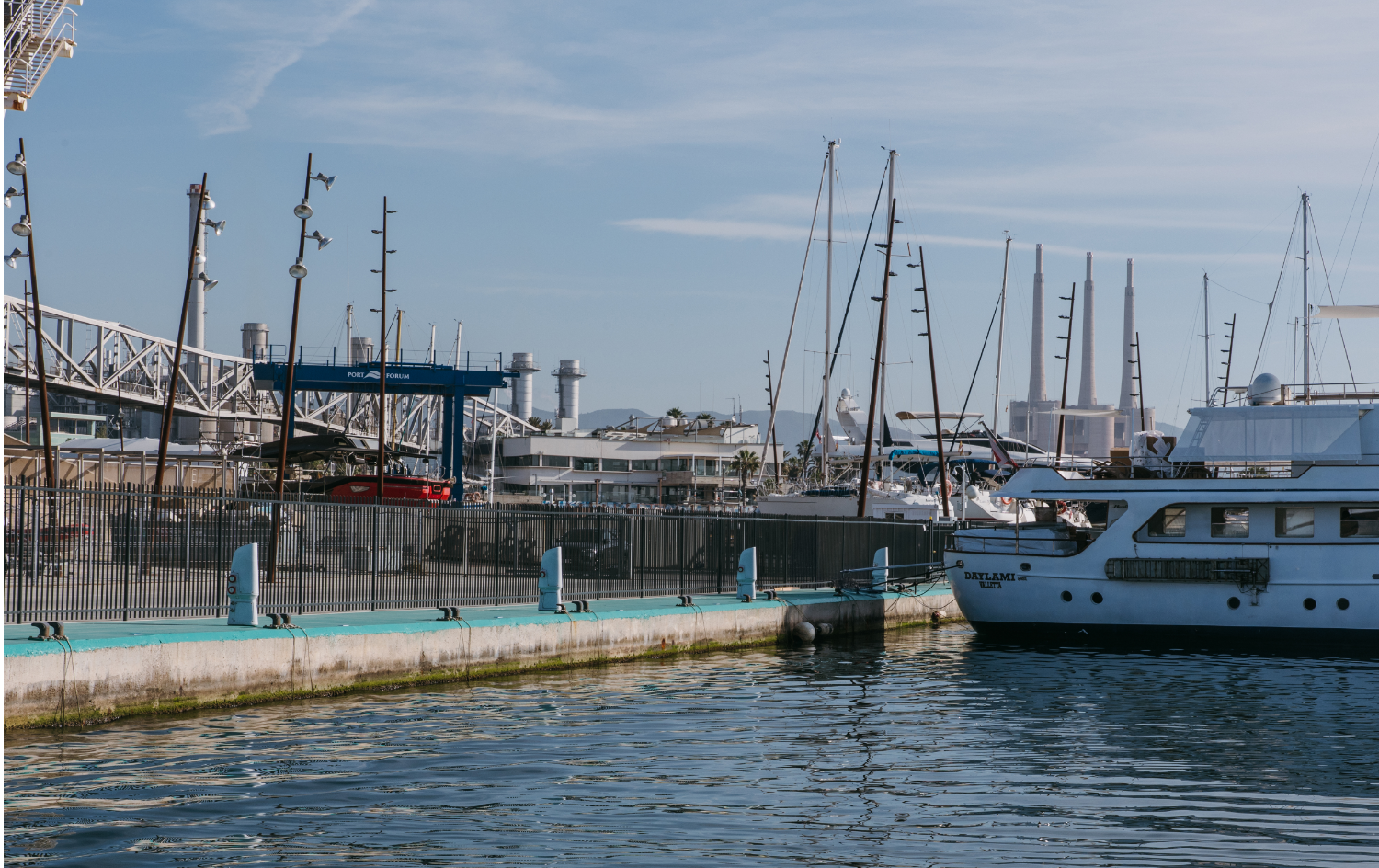 Darsena Serveis de la Marina Port Fòrum