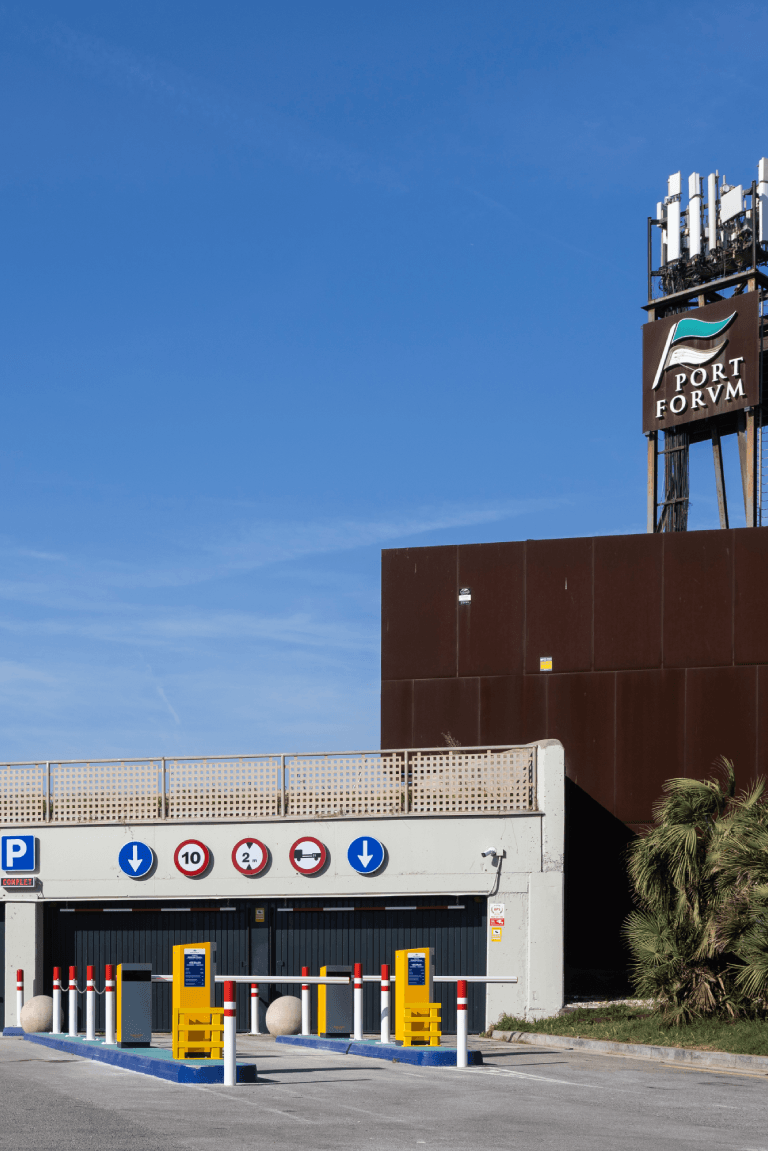 Entrada parking Port Forum